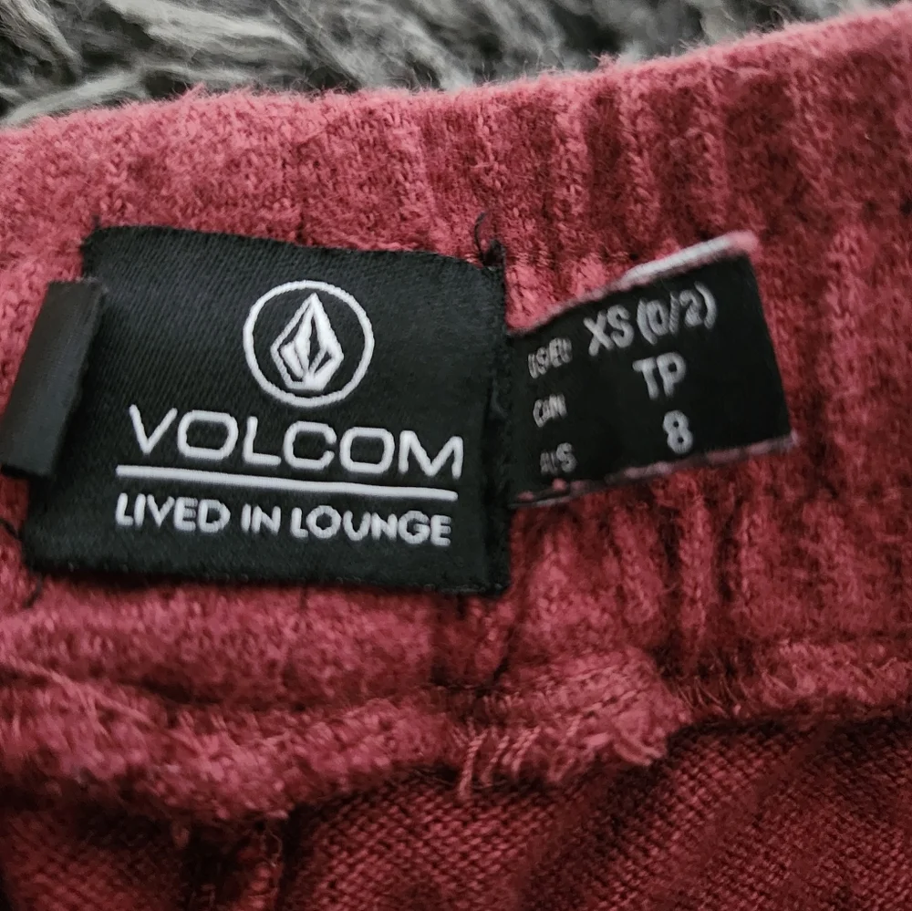 Volcom Joggers - Picture 2 of 2